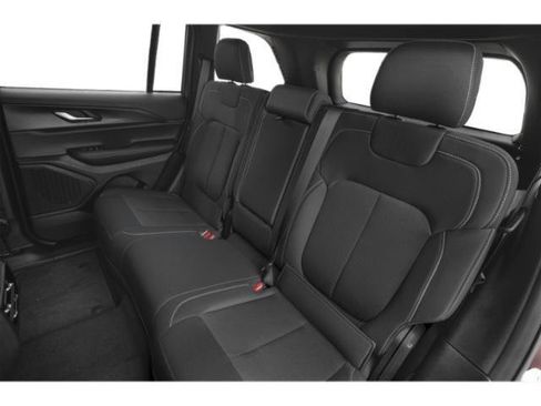 Certified 2025 Jeep Grand Cherokee Limited w/ Black Appearance Package AWD/4WD image 13
