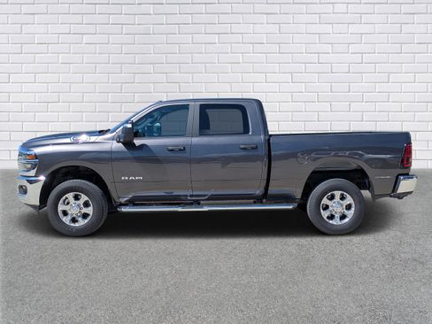 Used 2026 RAM 2500 Big Horn AWD/4WD image 2