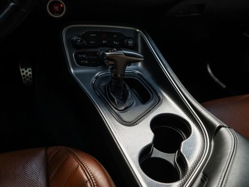Used 2015 Dodge Challenger SRT Hellcat RWD image 24