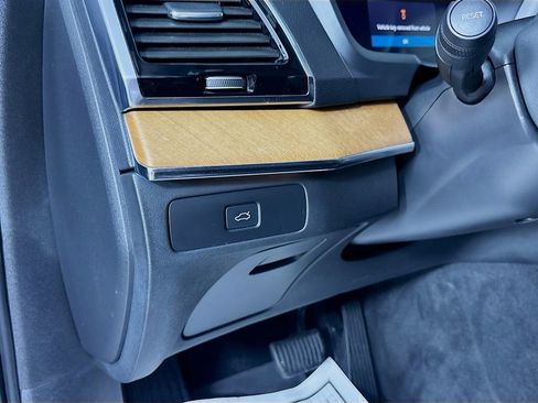 Used 2024 Volvo XC90 B6 Plus w/ Protection Package Premier AWD/4WD image 10