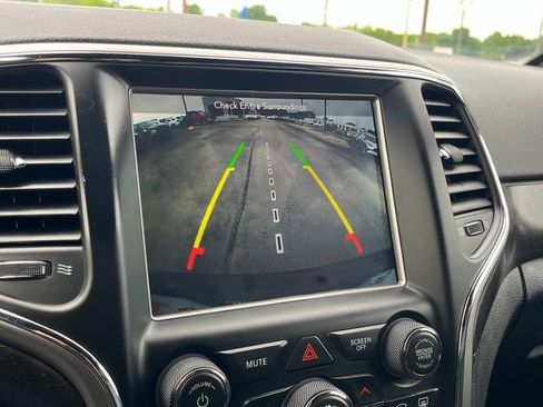 Certified 2018 Jeep Grand Cherokee Altitude RWD image 33