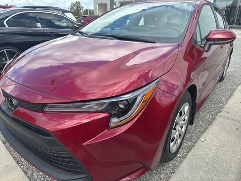 Used 2025 Toyota Corolla LE w/ Convenience Package FWD image 2