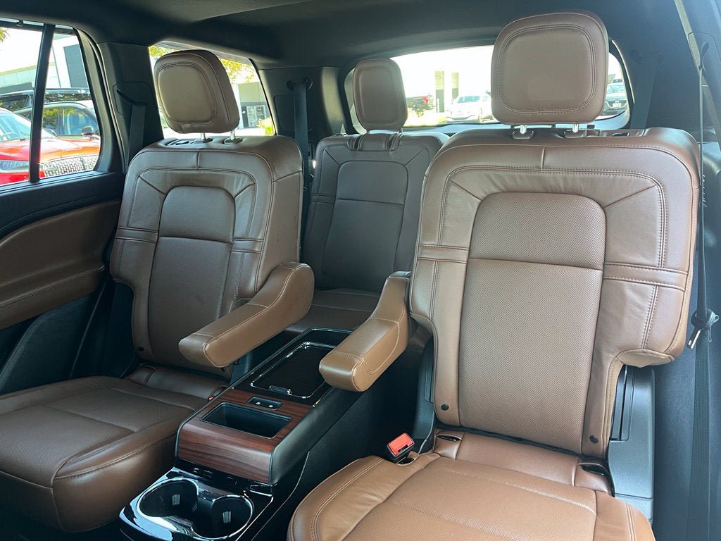 Certified 2024 Lincoln Aviator Reserve w/ Equipment Group 201A AWD/4WD image 14
