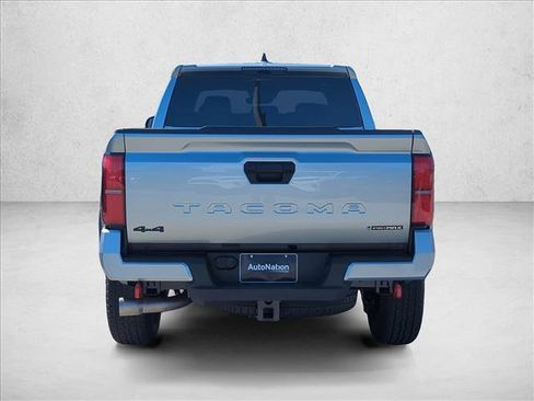 Certified 2025 Toyota Tacoma TRD Off-Road AWD/4WD image 6