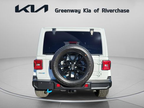 Used 2023 Jeep Wrangler Unlimited Sahara w/ Cold Weather Group image 5