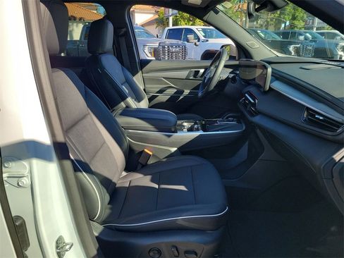 Used 2026 Buick Enclave Preferred image 27