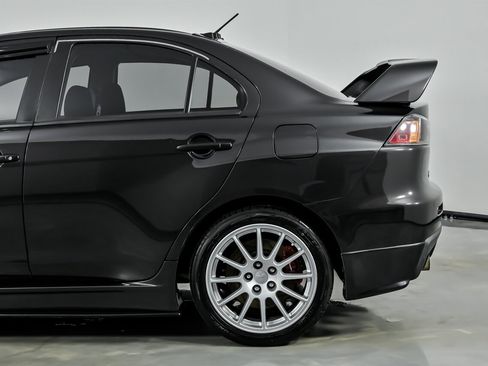 Used 2015 Mitsubishi Lancer Evolution GSR image 9