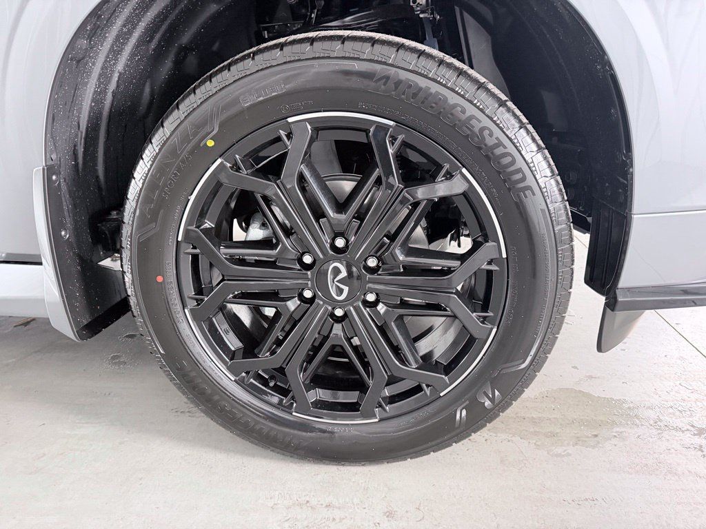 Certified 2026 INFINITI QX80 4WD w/ Sport Exterior Package image 4