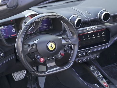 Used 2019 Ferrari Portofino RWD image 38