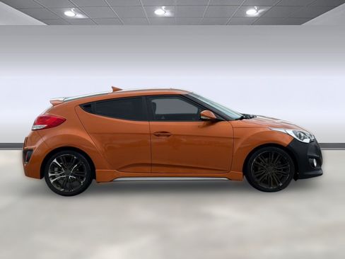 Used 2016 Hyundai Veloster Turbo FWD image 8