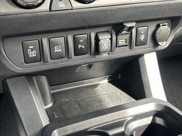 Used 2022 Toyota Tacoma TRD Sport w/ TRD Premium Sport Package AWD/4WD image 50