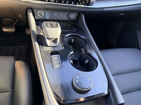 Used 2023 Nissan Rogue SV w/ SV Premium B Package image 24