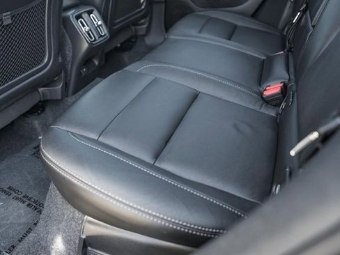 Certified 2025 Volvo XC40 B5 Plus image 33