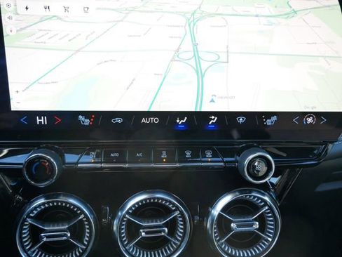 Certified 2024 Chevrolet Blazer EV LT image 16