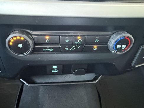 Used 2023 Ford F150 XLT image 24