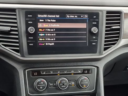 Used 2019 Volkswagen Atlas SE w/ Towing Package FWD image 18