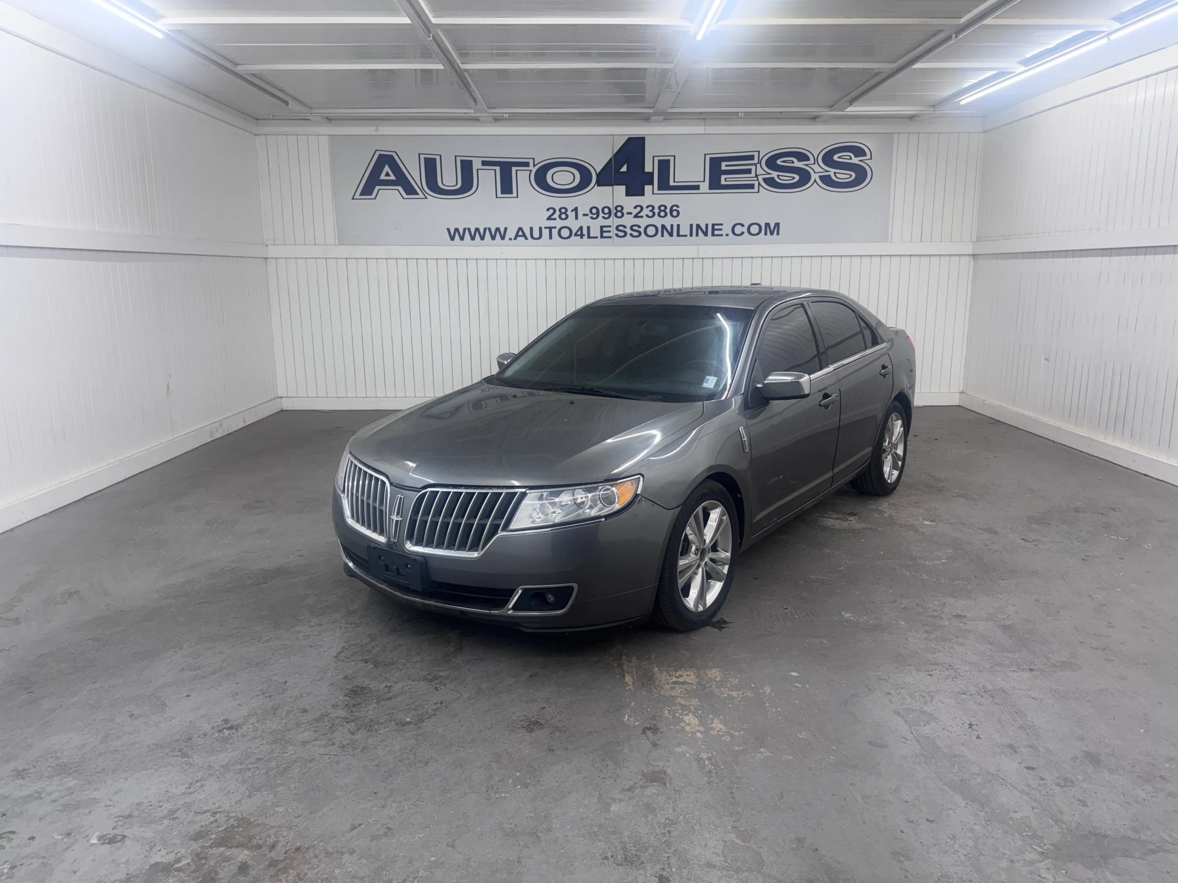 Used 2010 Lincoln MKZ FWD image 1