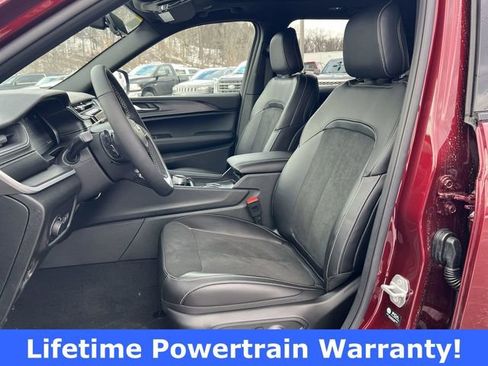 New 2025 Jeep Grand Cherokee Laredo image 15