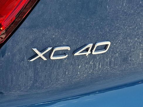 Used 2023 Volvo XC40 Recharge Ultimate AWD/4WD image 33