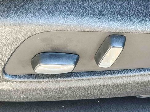 Used 2023 Cadillac XT6 Luxury image 46