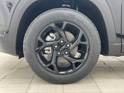 New 2026 Chevrolet Trax LT w/ Driver Confidence Package FWD image 7