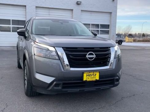 Used 2024 Nissan Pathfinder S image 4