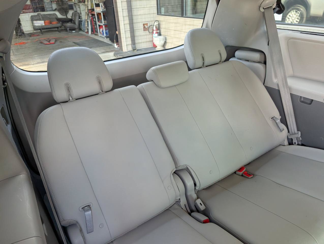 Used 2020 Toyota Sienna XLE w/ XLE Navigation Package FWD image 22