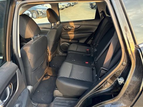 Used 2017 Nissan Rogue SV FWD image 5
