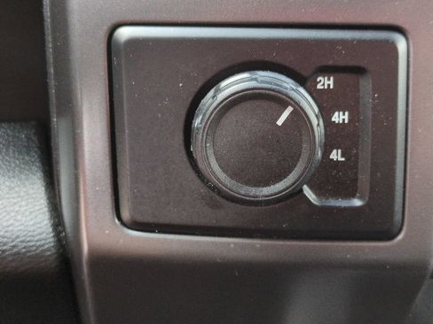 Used 2020 Ford F150 XLT w/ Equipment Group 302A Luxury AWD/4WD image 24