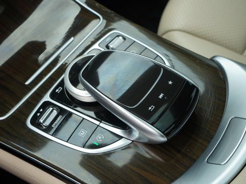 Used 2017 Mercedes-Benz GLC 300 image 18