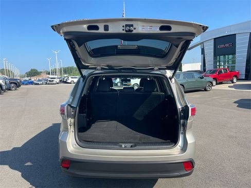 Used 2015 Toyota Highlander XLE image 28