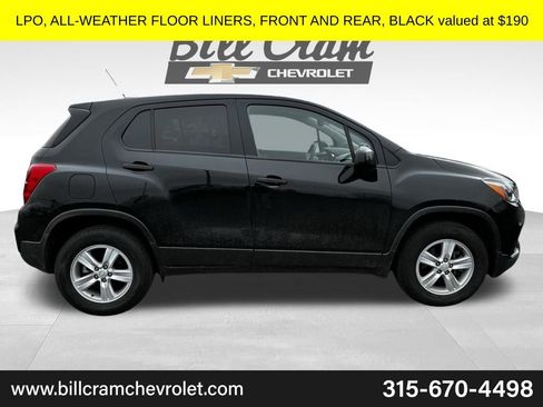Used 2019 Chevrolet Trax LT w/ LT Convenience Package image 4