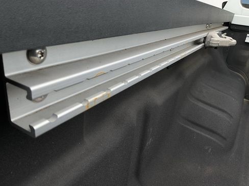 Used 2024 Nissan Frontier PRO-4X w/ Pro Convenience Package image 9