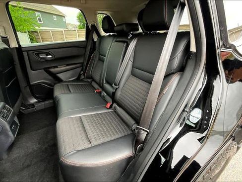 Certified 2025 Nissan Rogue SV AWD/4WD image 19