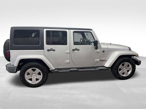 Used 2012 Jeep Wrangler Unlimited Sahara image 29