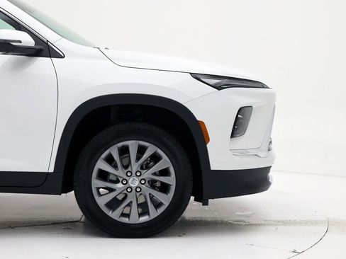 Used 2025 Buick Enclave Preferred image 4