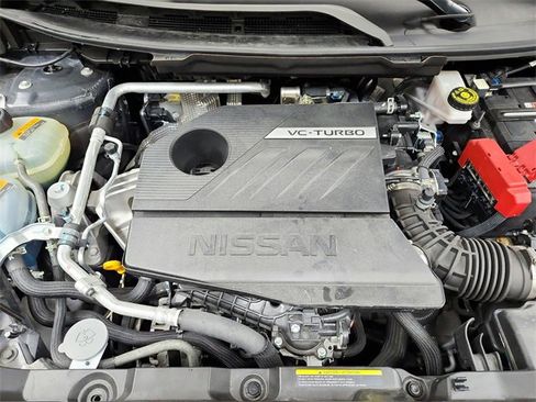 Used 2024 Nissan Rogue SV w/ SV Premium Package image 17