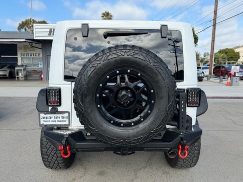 Used 2015 Jeep Wrangler Unlimited Sahara AWD/4WD image 5