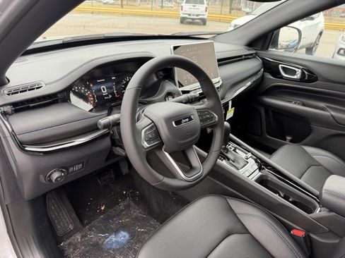 New 2026 Jeep Compass Limited image 9