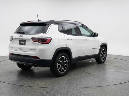 Used 2025 Jeep Compass Trailhawk AWD/4WD image 9