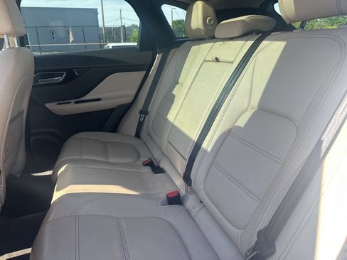 Used 2019 Jaguar F-PACE Prestige AWD/4WD image 10