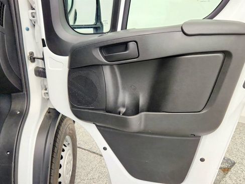 Used 2025 RAM ProMaster 2500 w/ U-Haul Equipment Group FWD image 28