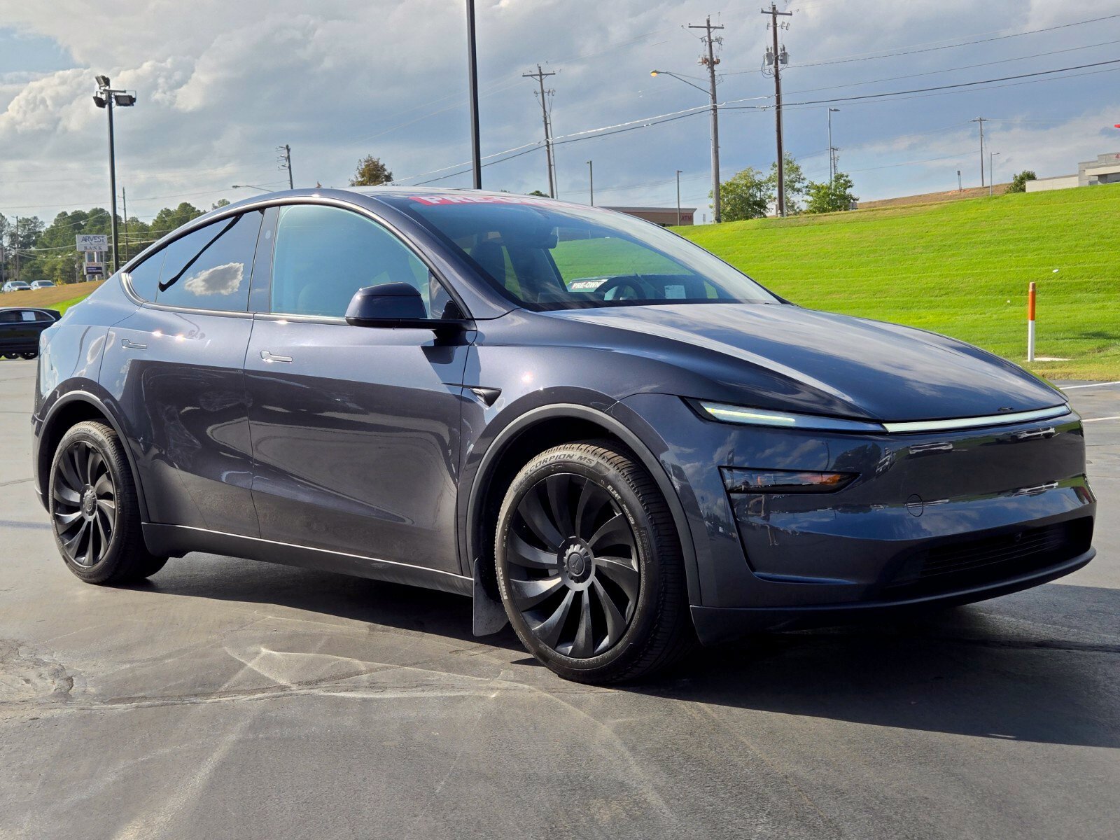 Used 2026 Tesla Model Y 2WD image 7