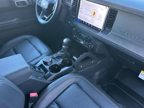 New 2025 Ford Bronco Badlands image 16