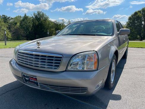 Used 2003 Cadillac De Ville w/ Comfort & Convenience Package FWD image 41