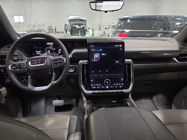 Used 2025 GMC Yukon XL Elevation w/ Elevation Premium Package AWD/4WD image 4