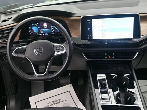 Used 2024 Volkswagen Atlas SE image 7