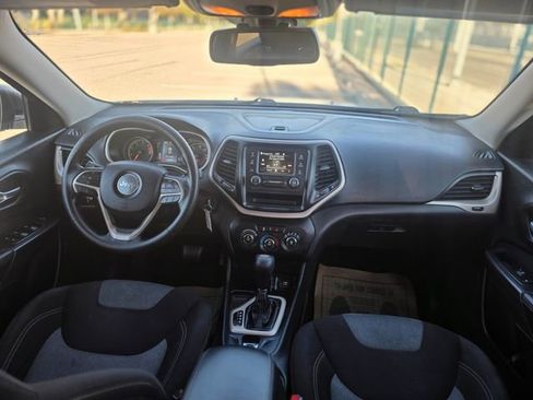 Used 2016 Jeep Cherokee Sport image 26