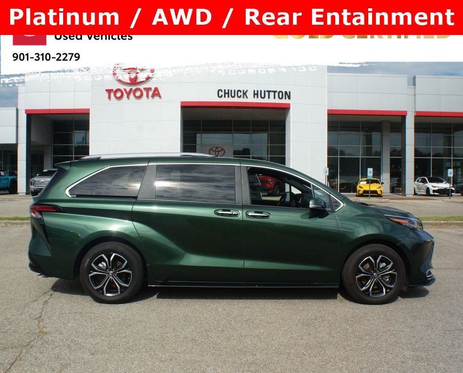 Used 2025 Toyota Sienna Platinum AWD/4WD image 1