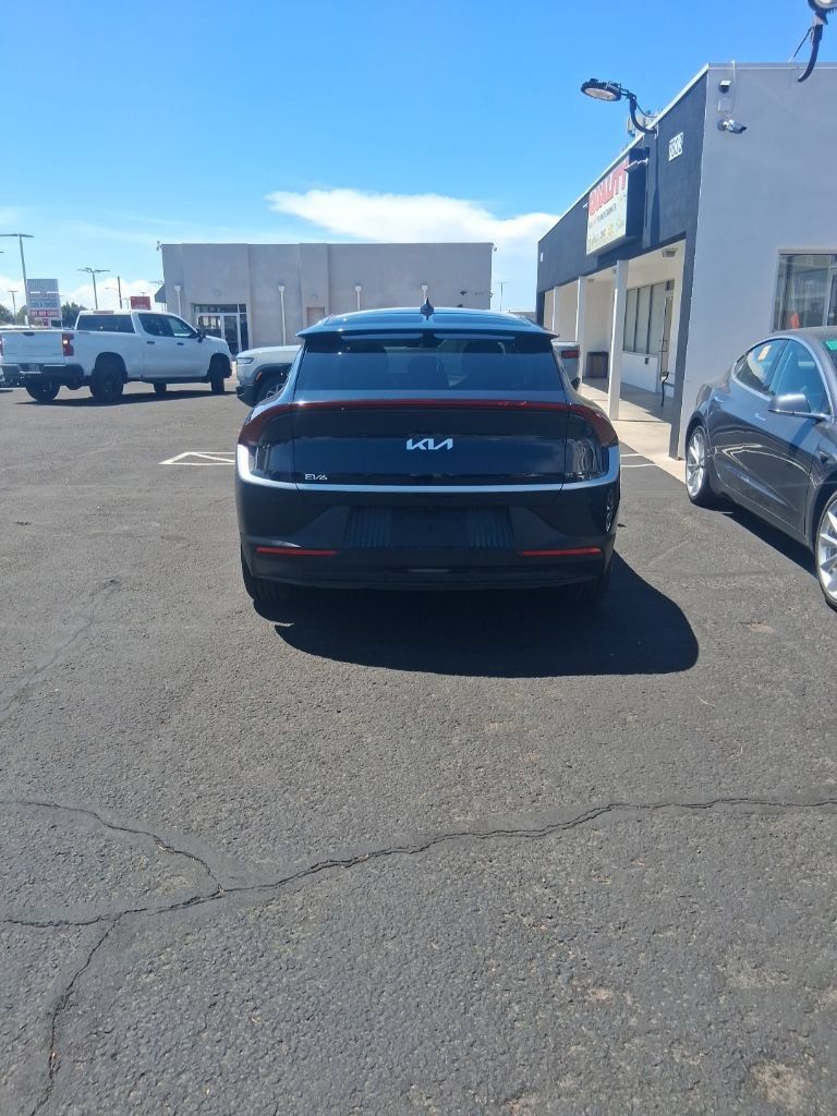 Used 2024 Kia EV6 Light RWD image 3